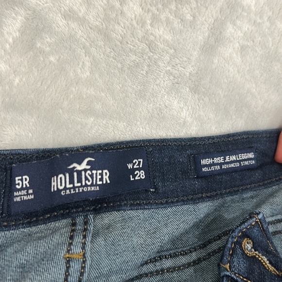 Hollister jean - Picture 2 of 2
